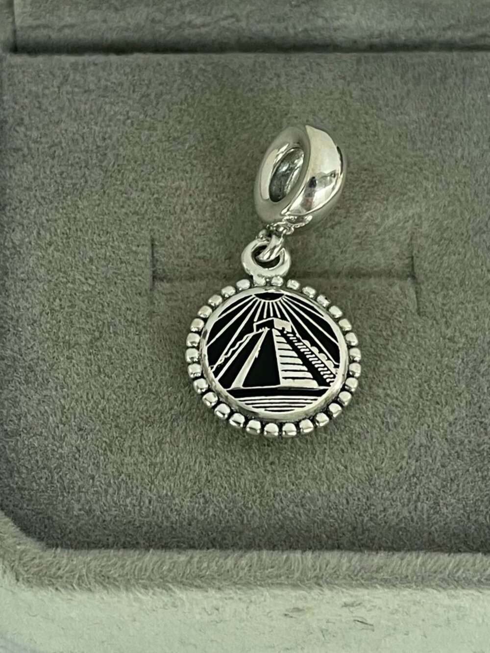 Pandora Engraving Pyramid Black and Silver